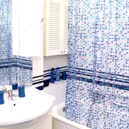 With 2 Bedrooms In Lido Di Ostia, With Wonderful City View And Wifi - 1 Km From The Beach Apartment *